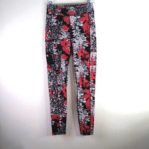 Pop Fit - Patterned Yoga/Leggings - Size Medium